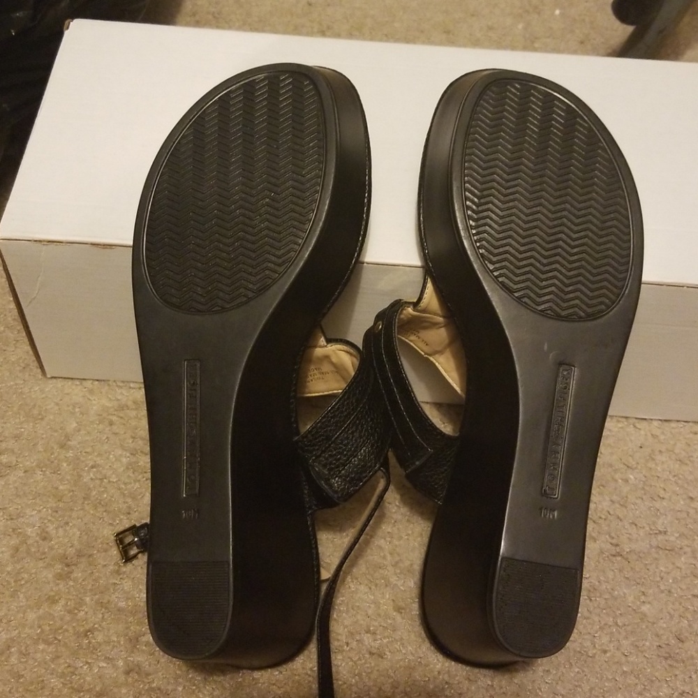 Tommy Hilfiger black sandals with gold accent